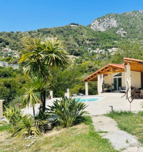 MENTON magnifique Villa avec jardin et piscine