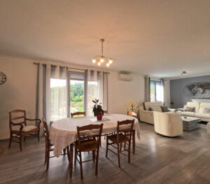 MERCUROL Large house with open view