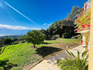 ROQUEBRUNE-CAP-MARTIN  Villa VUE MER panoramique