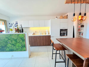 MENTON à vendre appartement avec terrasse et vue mer au calme