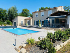 VEDENE Superb Villa with swimming pool and very nice amenities