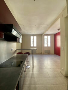 Avignon (within the city walls) – Large one-bedroom apartment near the Palais des Papes